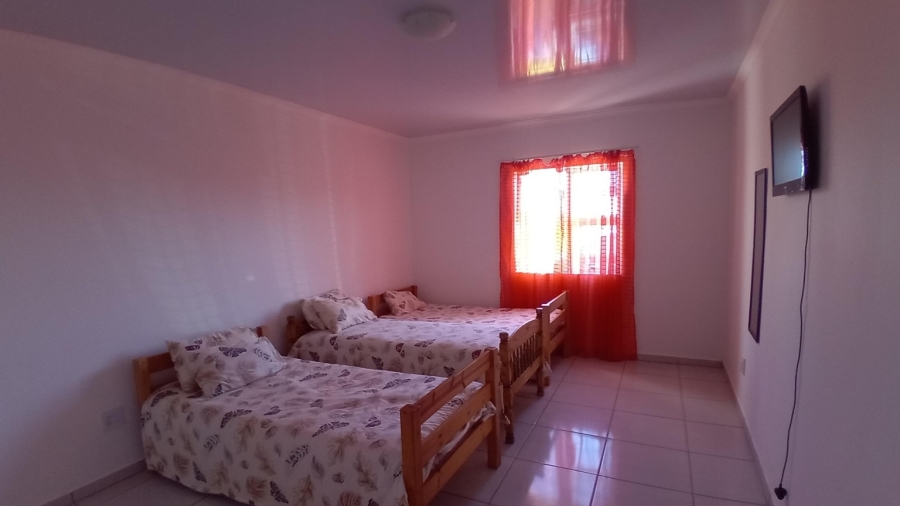 5 Bedroom Property for Sale in Bluewater Bay Western Cape